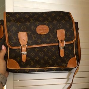 Louis Vuitton crossbody bag